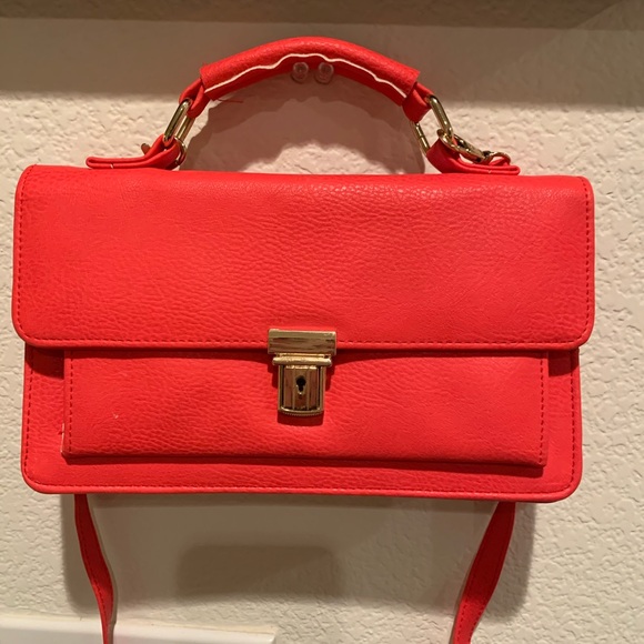Red Stylish Bags - Picture 1 of 5